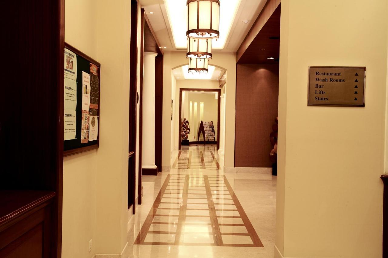 Dlf Club 3 Hotel Gurgaon Luaran gambar