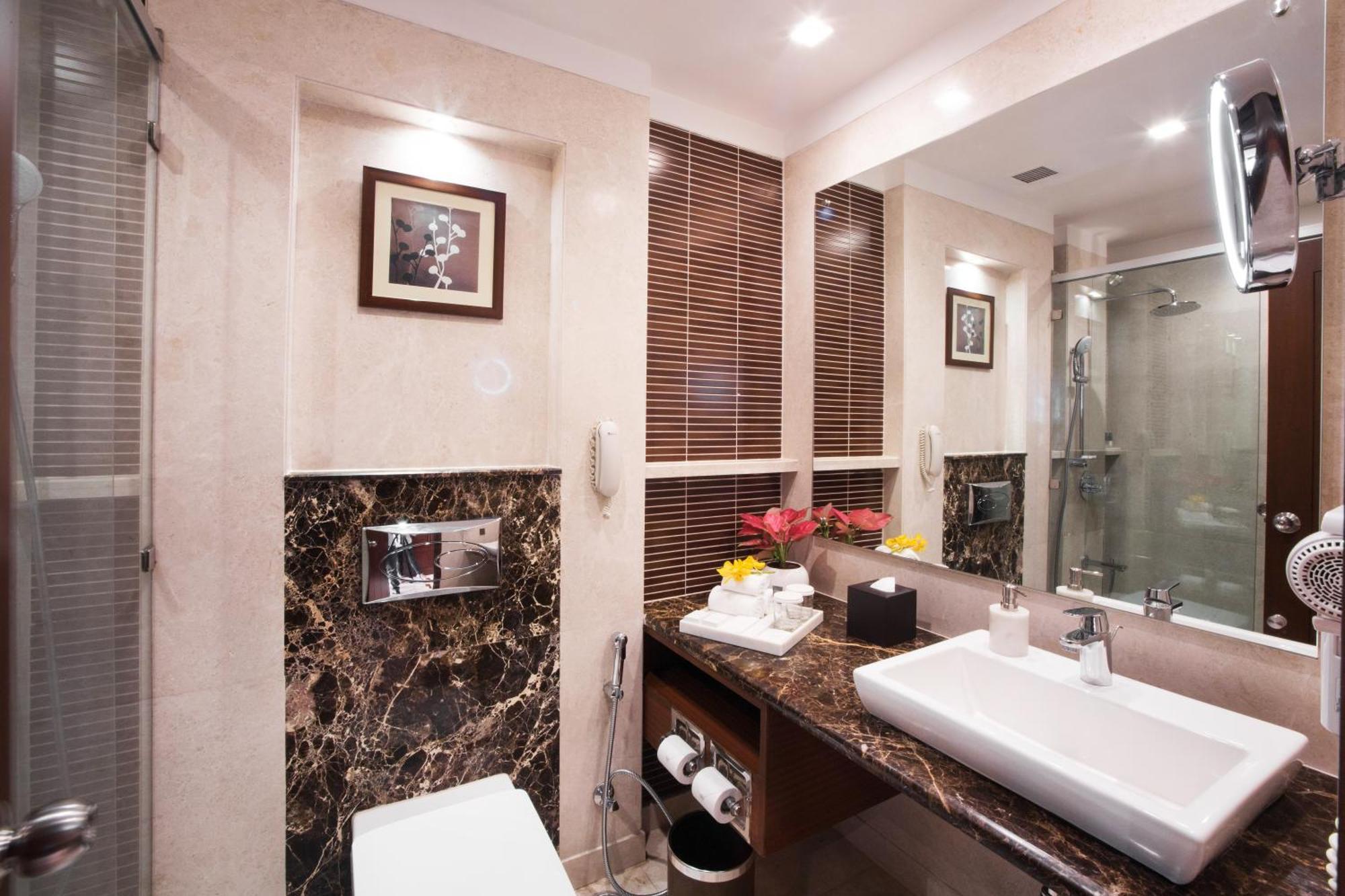 Dlf Club 3 Hotel Gurgaon Luaran gambar